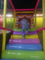 -哈尼兔家庭乐园(开发区万达店)