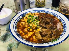 -渝之汇牛肉豌杂面