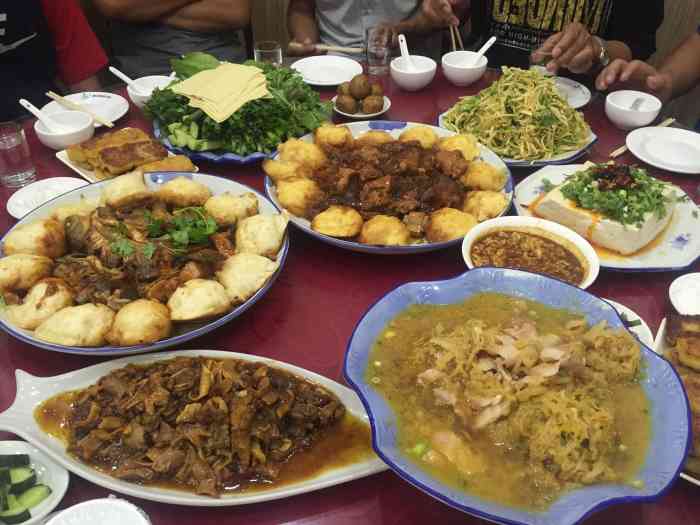 打分 分量大 上菜快 重点是口味也真的好 很正宗的东北菜