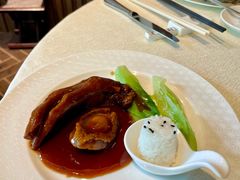 阿一鮑魚扣鵝掌伴時菜-富临饭店