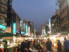 -六合夜市