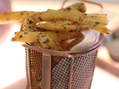 -Pinchy's Lobster & Champagne Bar