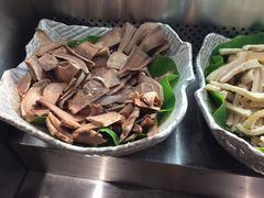 -爱伲PLUS·牛肉海鲜自助火锅(融创店)