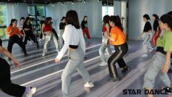 -STAR舞蹈工作室