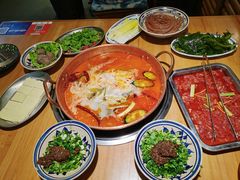 -洱火云南酸菜牛肉火锅(石景山当代商城店)