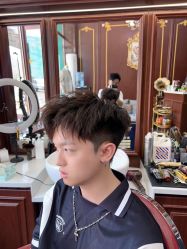 -绅仕門男士理发馆