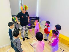 -猴有戏教育戏剧·音乐剧·主持口才·演讲朗诵辩论(环球港华师大校区)