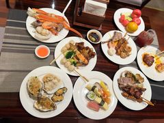 -广州万富希尔顿酒店·感趣自助餐厅·金秋蟹宴生蚝海鲜刺身