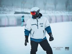 -中旅松花湖滑雪场