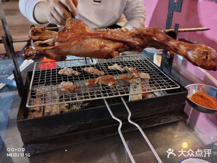 迎燕阁烤羊腿(二环南路店)烤羊腿图片
