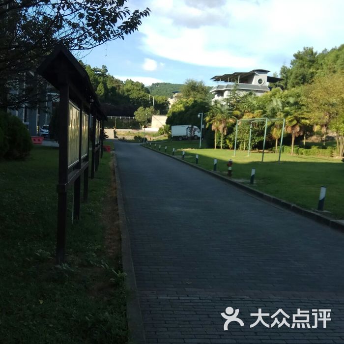 金刀峡两江假日酒店