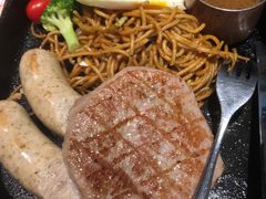 菲力牛扒拼纽伦堡香肠-半秋山西餐厅(巴南万达广场店)