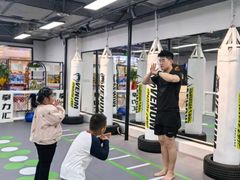 -拳力汇散打搏击泰拳俱乐部(绿地缤纷城店)