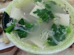 -苏莱特色牛骨滩羊手抓馆(长城东街总店)
