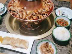 炭火芋儿蛙-沪小二炭火蛙锅(淮海中路美食不夜城店)