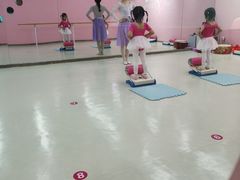 -艺熠舞蹈口才主持表演艺术中心(爱琴海校区)