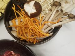 -汤宴·参须肚包鸡(南京路店)