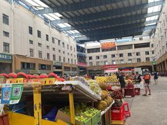 -三亚新鸿港水果一级批发市场