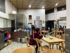 大堂-雷祖芳老妈蹄花店