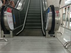 -螃蟹岬(地铁站)