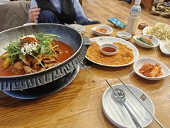 -喇喇排骨火锅·传统韩式脊骨汤(望京西园总店)