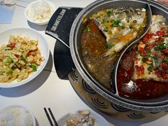 -阿瓦山寨·湘菜现炒·剁椒鱼头王(咸阳总店)