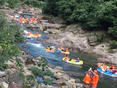 -安吉龙王山峡谷漂流