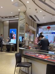-周生生Chow Sang Sang(新世界店)