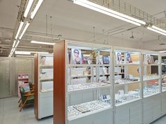 -无奔眼镜·蔡司·依视路授权店(朝阳大悦城店)