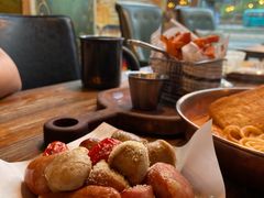 -I HOLIC艾豪丽披萨(KKone店)