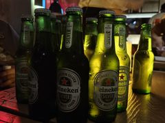 -FOUR PLAY BAR