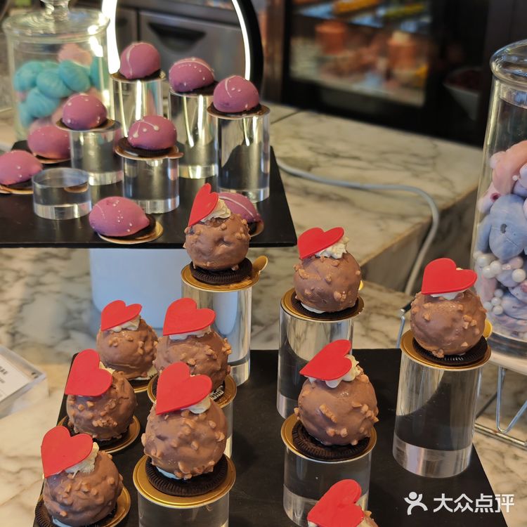 打卡紫峰大厦四十五楼的自助