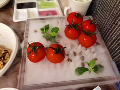 番茄脆菇沙拉-小大董·烤鸭(王府井apm店)