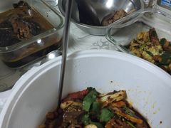 -愉肴麻辣香锅(中山路店)