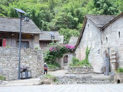 -高荡千年布依古寨旅游景区