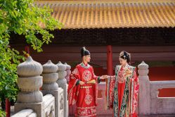 -雪中彩影婚纱摄影·微光艺术中心