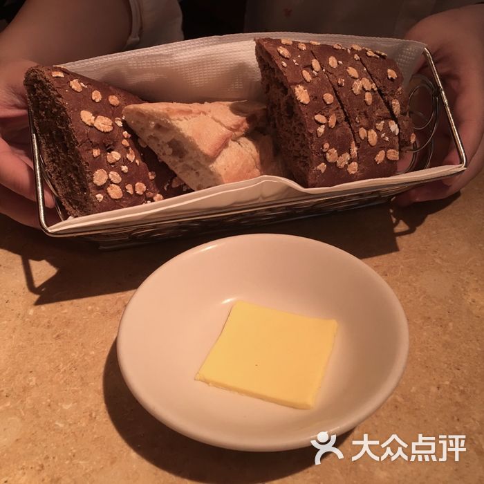 the cheesecake factory 芝乐坊餐厅餐前面包图片-北京面包甜点-大众