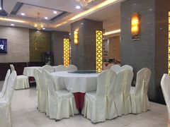 -忆江南酒店(交通大学咸宁路地铁站店)