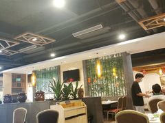 大堂-龙泉人椰子鸡.糟粕醋.海南菜(三亚旗舰店)