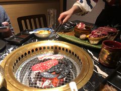 -山川小町·极番烧肉(新地假日广场店)
