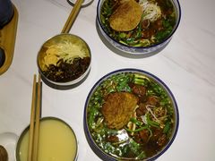 -镇南锅盖面馆(解放路店)