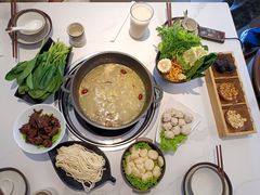 -汤宴·参须肚包鸡(南京路店)