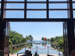 -亚龙湾喜来登·美景台大堂吧