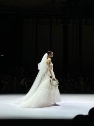 -Renee芮亦婚纱(原丽莎)