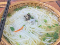 -正宗李家土鸡米线店
