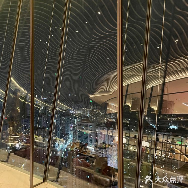 ☁️在彭年万丽50楼云景轩体验“国宴级自助”