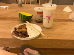 -田园东方蜜桃村的田野营地
