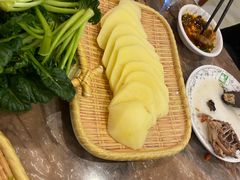 -鲁朗纳麦石锅鸡庄园