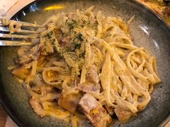 照烧鸡肉配牛油果拉法沙拉-HELLO 27 意面·沙拉·帕尼尼