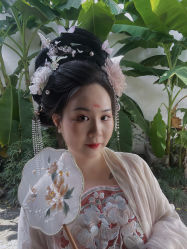 -一揽芳华汉服旗袍体验馆(拙政园店)